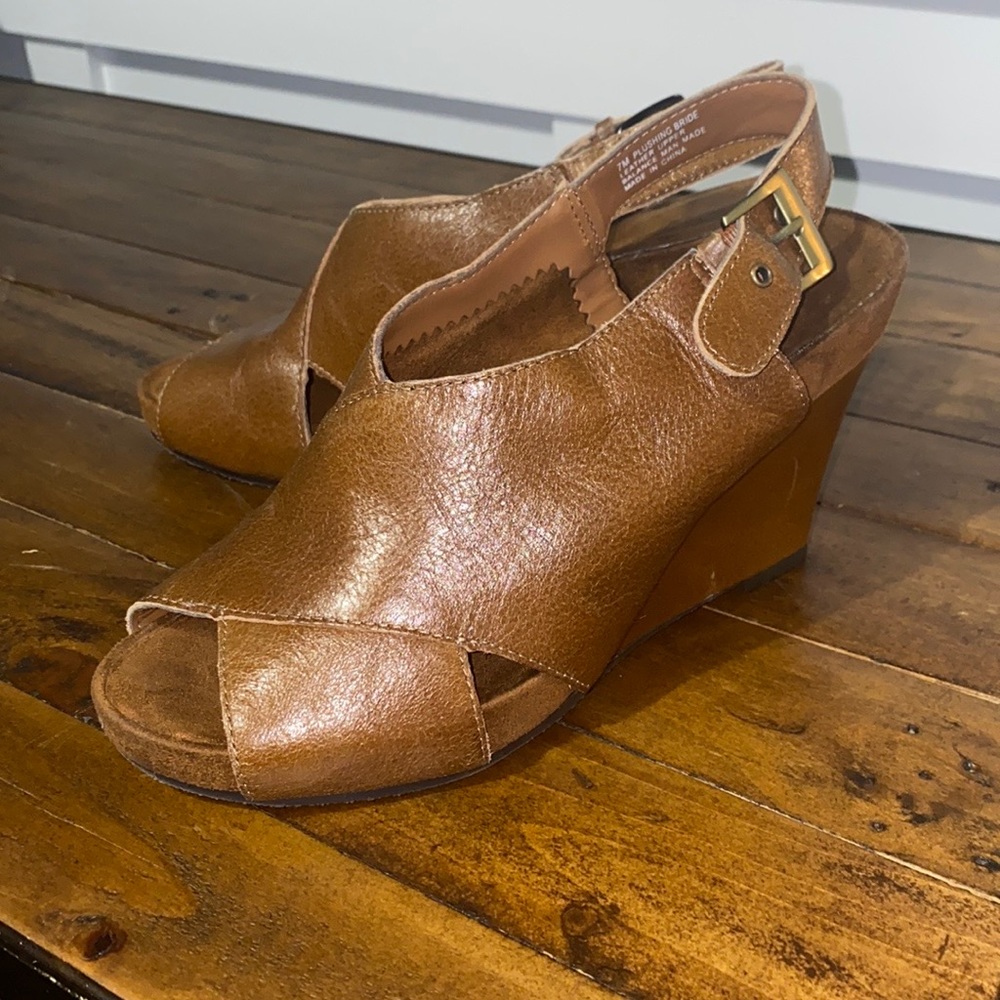 Aerosoles leather size 7 wedges.